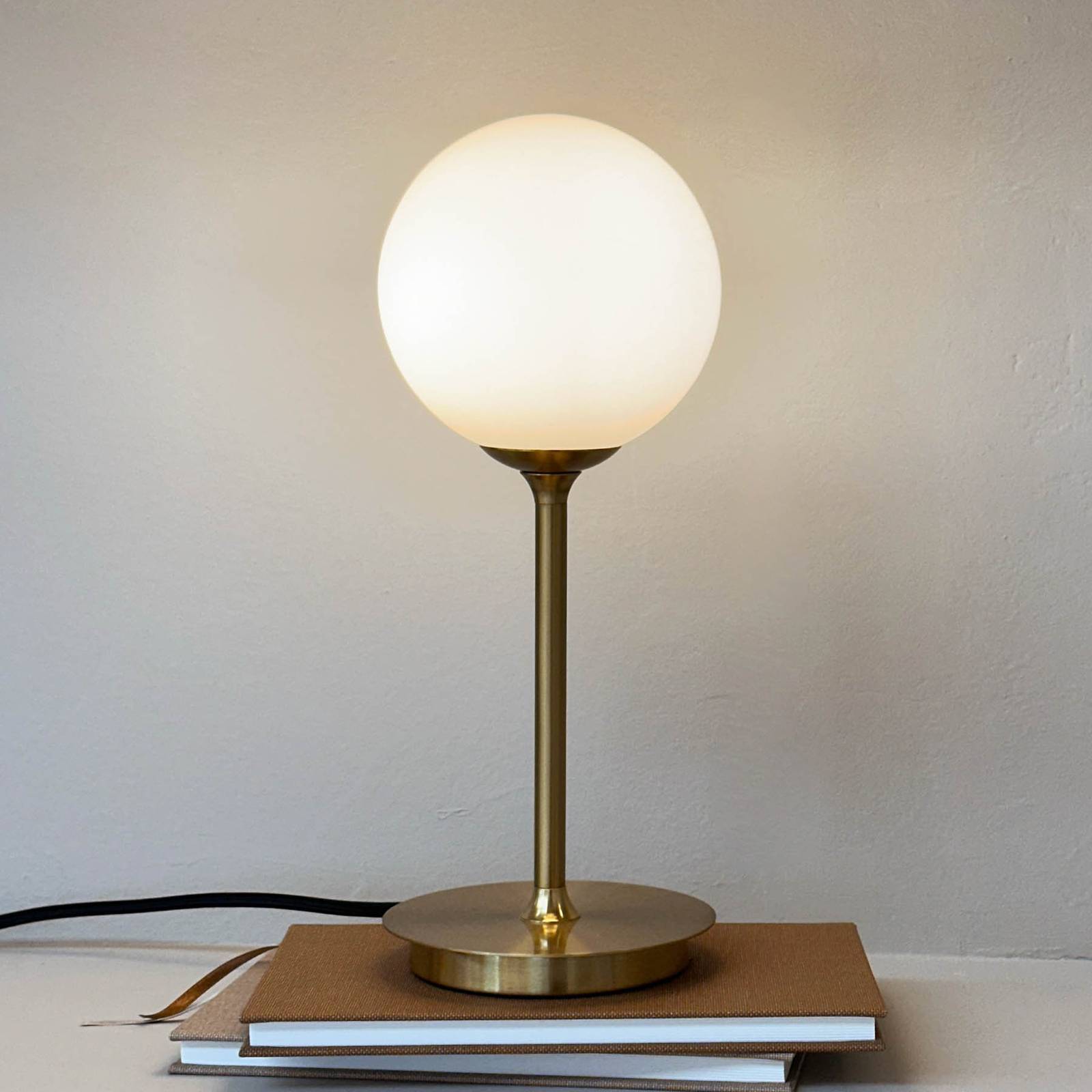 Dyberg Larsen Tischlampe Sia, opal/messingfarben, Höhe 12 cm Dyberg Larsen Tischlampe Sia, opal/messingfarben, Höhe 12 cm von Dyberg Larsen