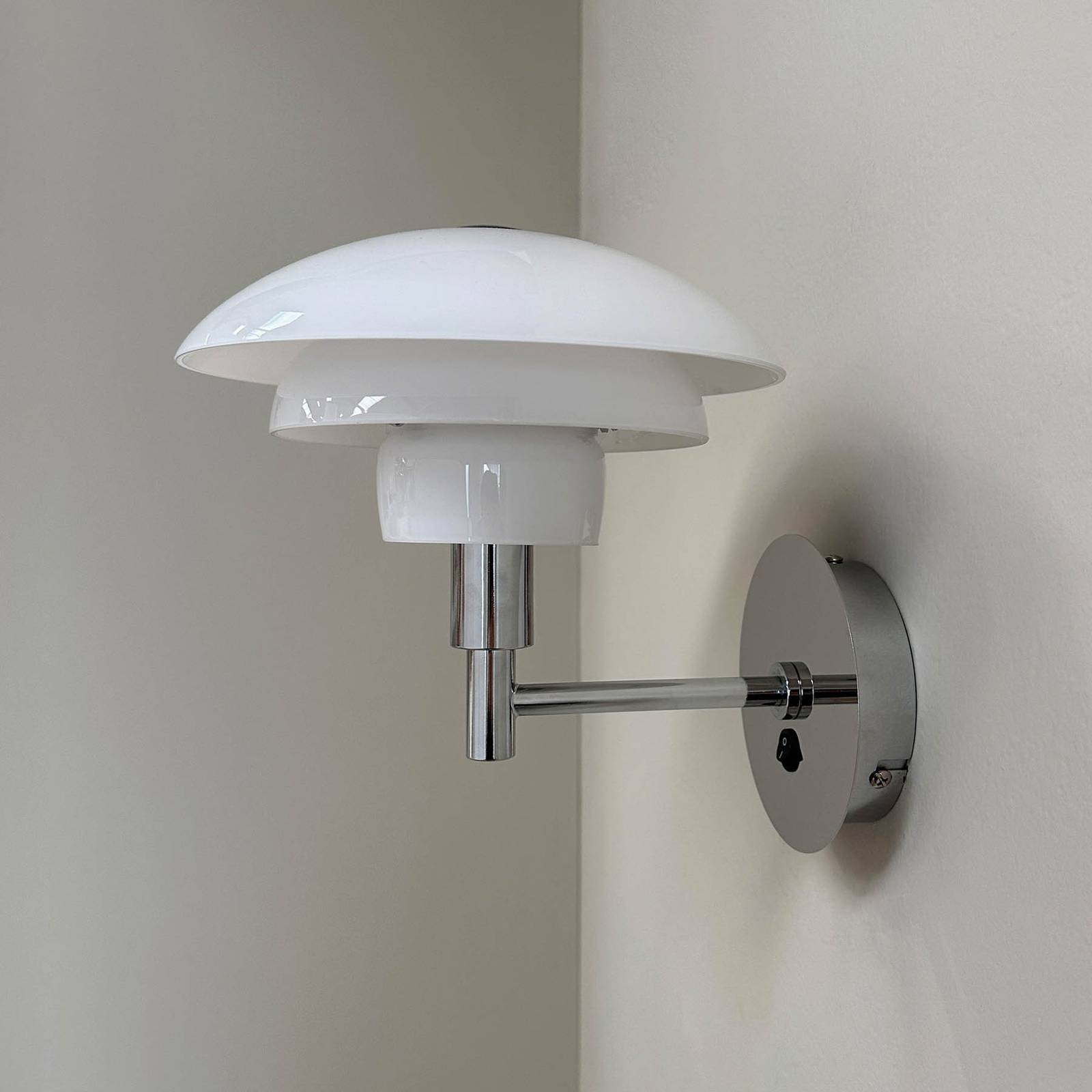 Dyberg Larsen Wandlampe Morph, opal/chrom, Breite 21 cm Dyberg Larsen Wandlampe Morph, opal/chrom, Breite 21 cm von Dyberg Larsen