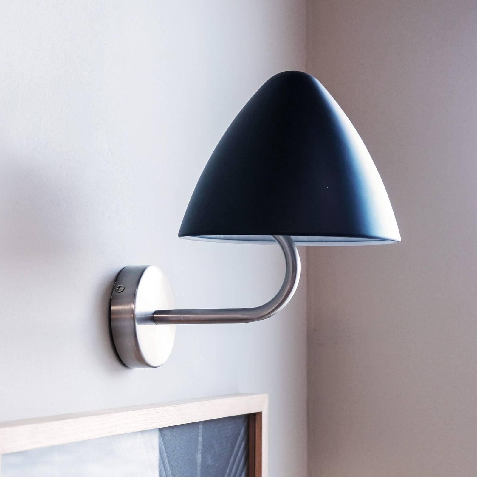 Dyberg Larsen Wandlampe Oulu, schwarz/stahl, Ø 20,3 cm Dyberg Larsen Wandlampe Oulu, schwarz/stahl, Ø 20,3 cm von Dyberg Larsen
