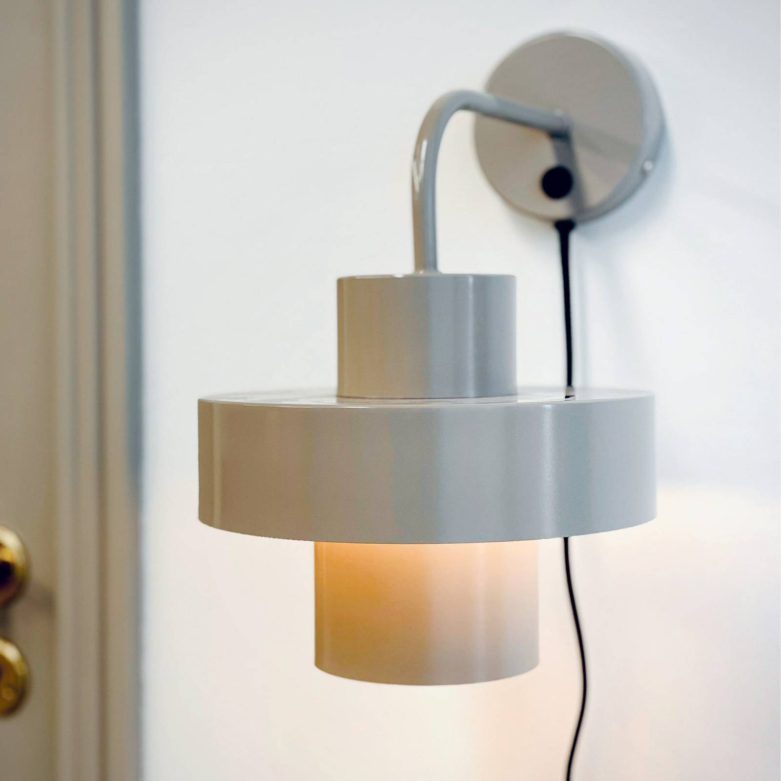 Dyberg Larsen Wandlampe Stoke, grau, Ø 20 cm, Metall Dyberg Larsen Wandlampe Stoke, grau, Ø 20 cm, Metall von Dyberg Larsen