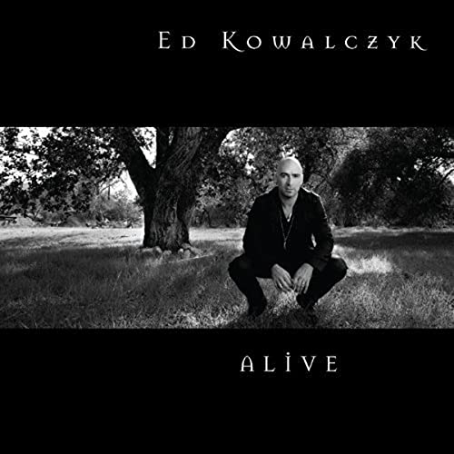 Alive (Limited Edition) von EARMUSIC