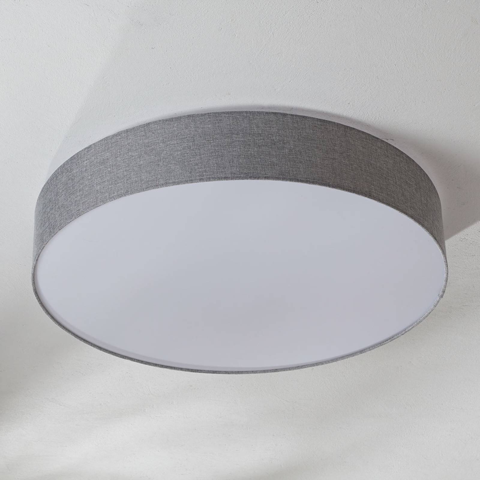 Graue Deckenlampe Pasteri mit Leinenschirm 76 cm Graue Deckenlampe Pasteri mit Leinenschirm 76 cm von EGLO
