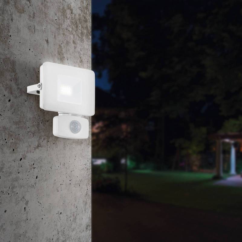 LED-Außenstrahler Faedo 3 mit Sensor, weiß, 10W von EGLO