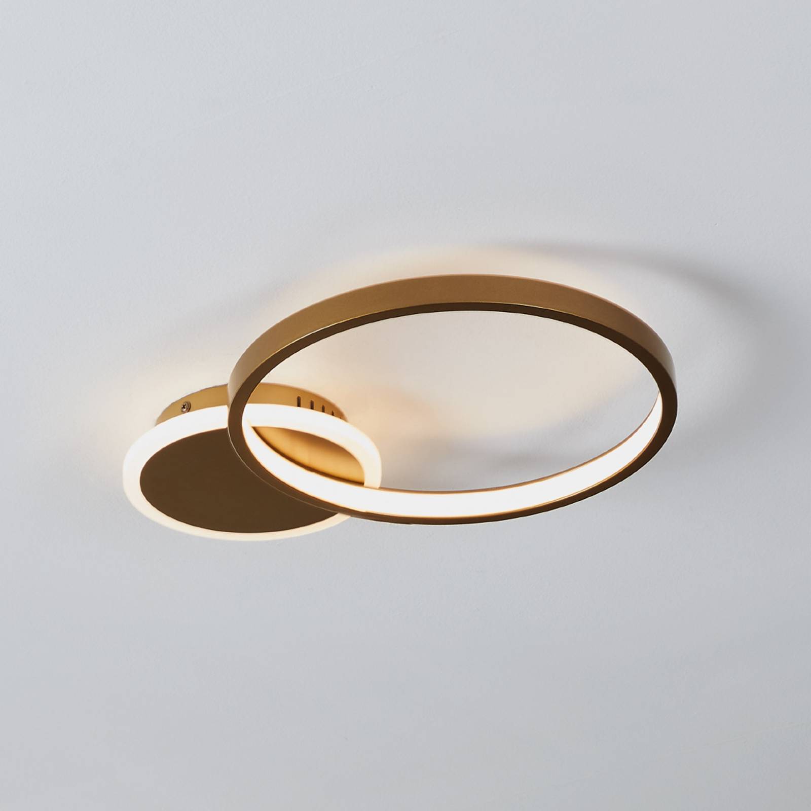 LED-Deckenlampe Gafares, gold, Alu, 41 cm Fernbedienung CCT LED-Deckenlampe Gafares, gold, Alu, 41 cm Fernbedienung CCT von EGLO