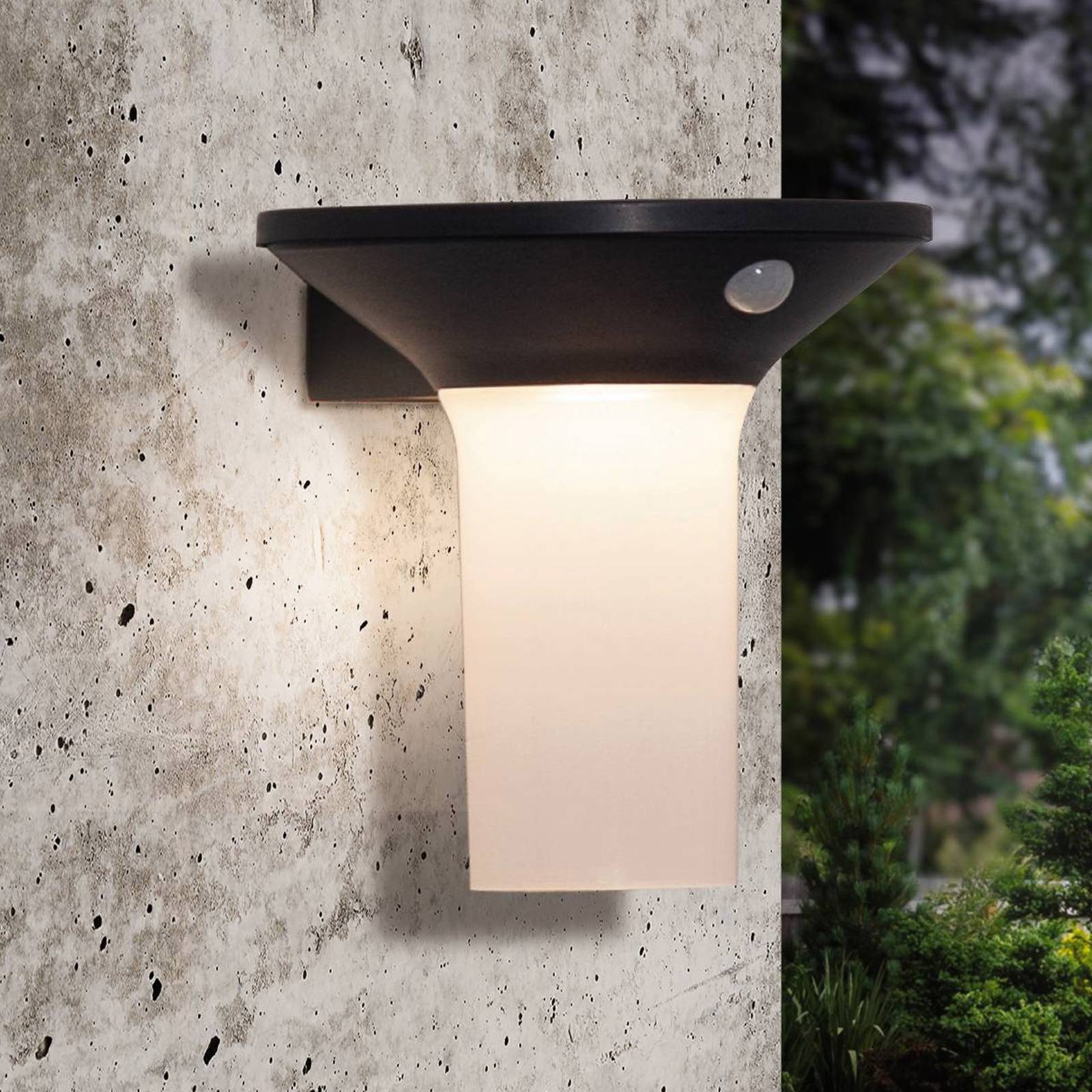 LED-Solar-Außenwandleuchte Corbezzola, schwarz, Sensor LED-Solar-Außenwandleuchte Corbezzola, schwarz, Sensor von EGLO