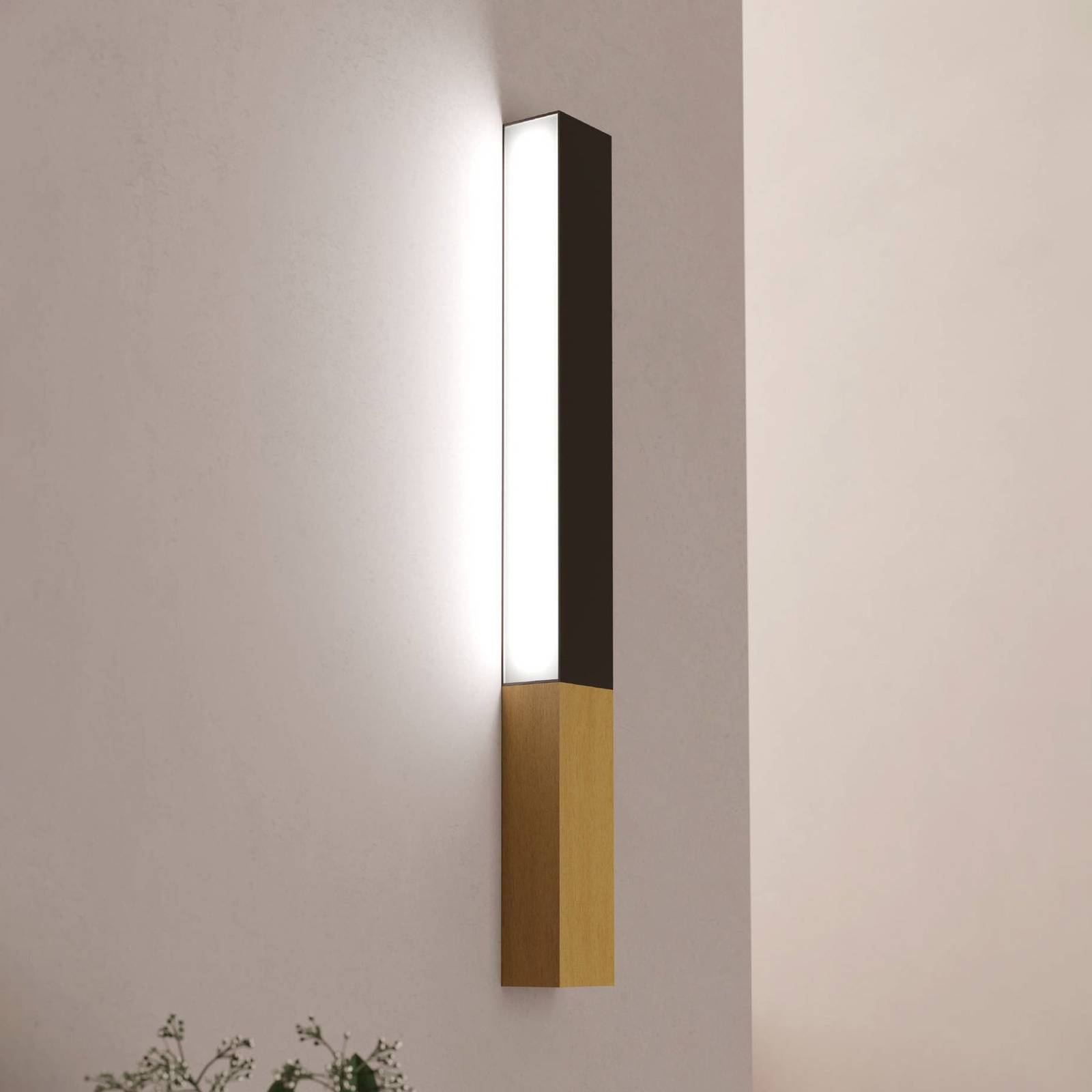 LED-Wandleuchte Tudons mit Holzdetail LED-Wandleuchte Tudons mit Holzdetail von EGLO