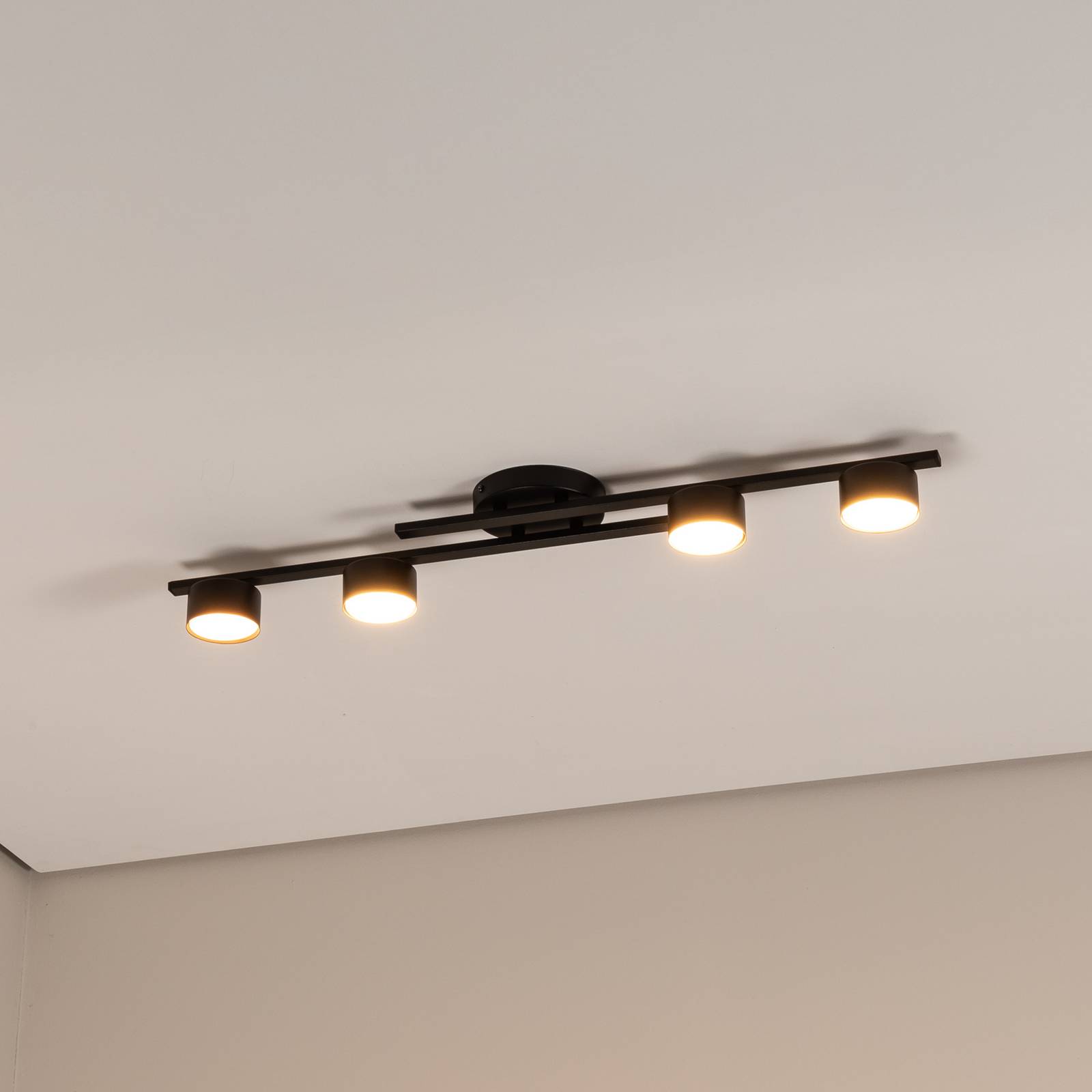 Deckenlampe Fragment, schwarz, Länge 86 cm, Metall, 4-flg. Deckenlampe Fragment, schwarz, Länge 86 cm, Metall, 4-flg. von EMIBIG LIGHTING