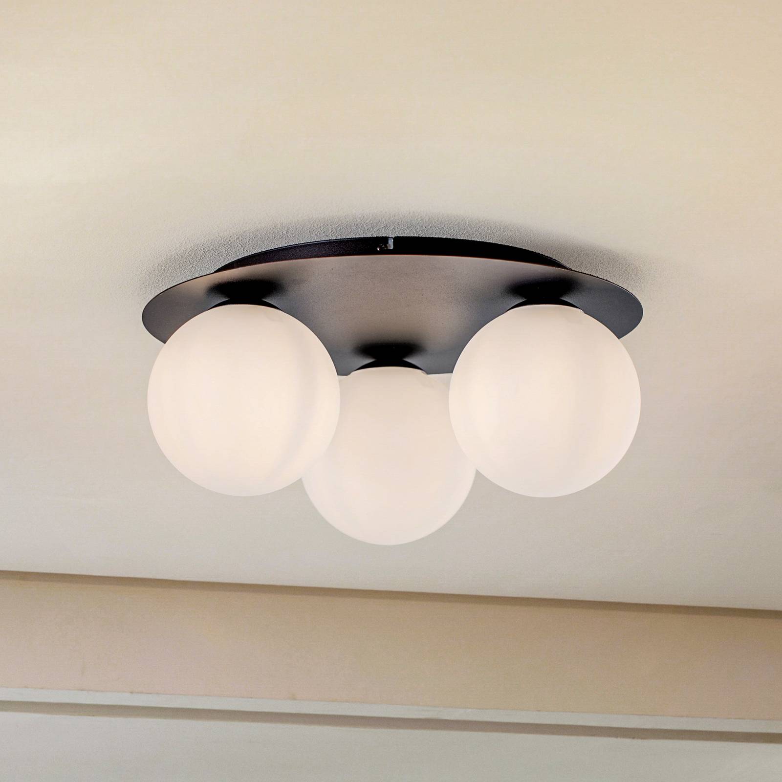 Deckenlampe Solar, schwarz/opal, dreiflammig Deckenlampe Solar, schwarz/opal, dreiflammig von EMIBIG LIGHTING
