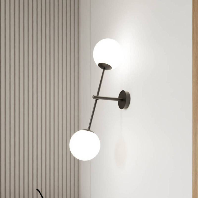 Wandlampe Linear, schwarz/opal, zweiflammig von EMIBIG LIGHTING