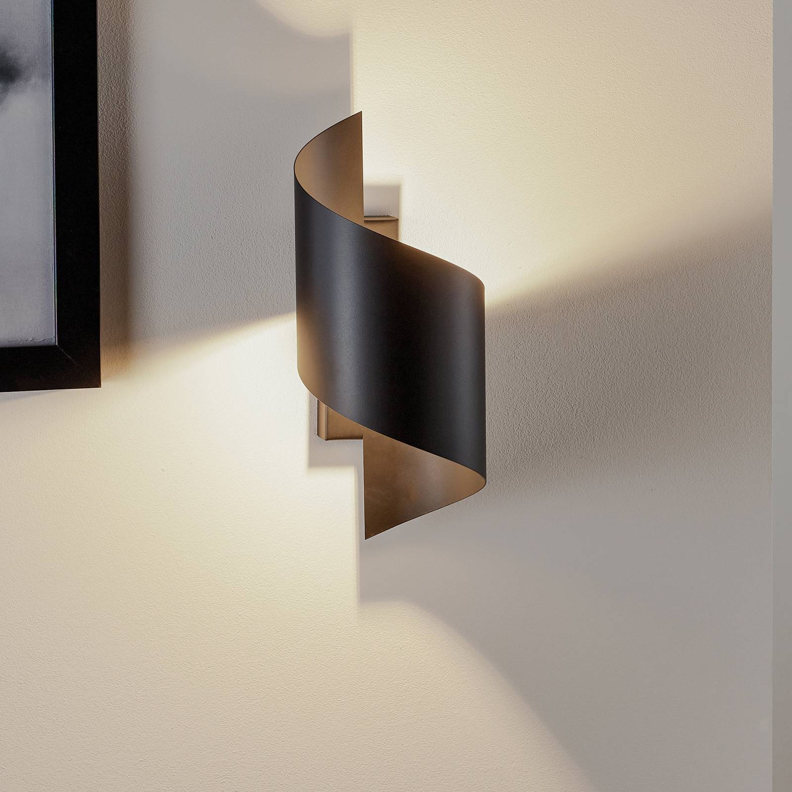 Wandlampe Spiner schwarz, Höhe 30 cm, Stahl Wandlampe Spiner schwarz, Höhe 30 cm, Stahl von EMIBIG LIGHTING