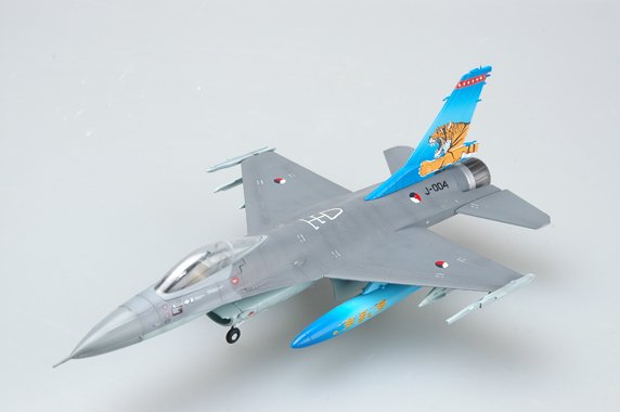 F-16A  J-004 NTAF´´TIGER MEET´´ von Easy Model