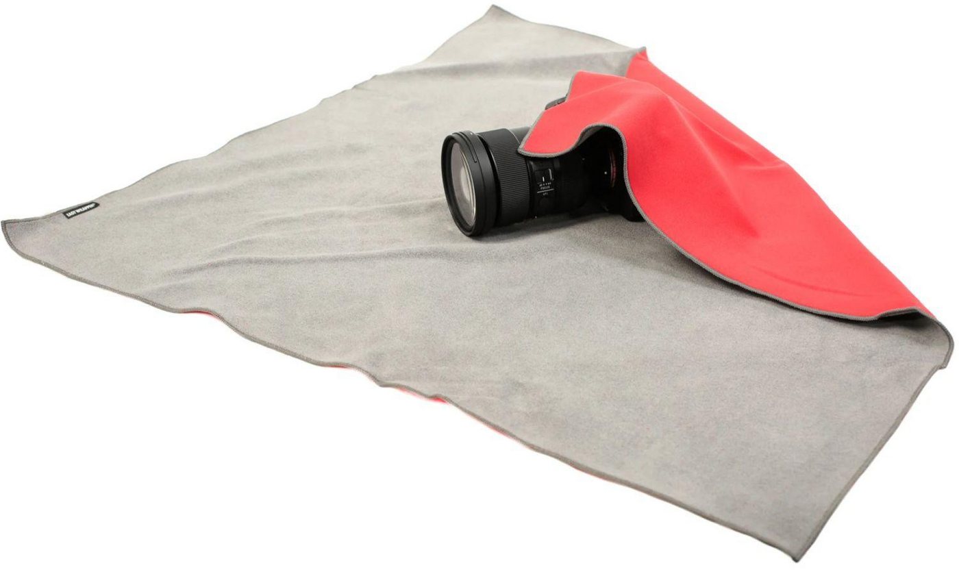Easy Wrapper Schutzfolie selbsthaftendes Einschlagtuch Rot Gr. XL 71x71cm Easy Wrapper Schutzfolie selbsthaftendes Einschlagtuch Rot Gr. XL 71x71cm von Easy Wrapper