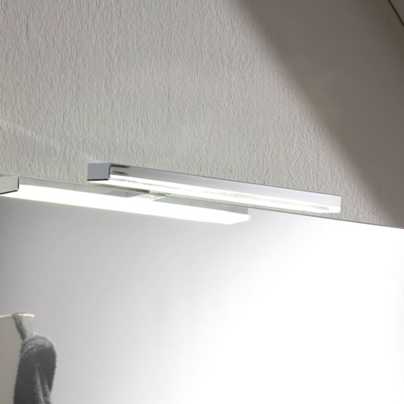 Energiesparende LED-Spiegelleuchte Esther S3, IP44 Energiesparende LED-Spiegelleuchte Esther S3, IP44 von Ebir