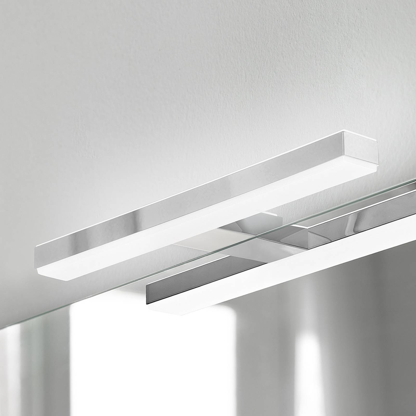 LED-Spiegellampe Veronica, Breite 30 cm, chrom LED-Spiegellampe Veronica, Breite 30 cm, chrom von Ebir