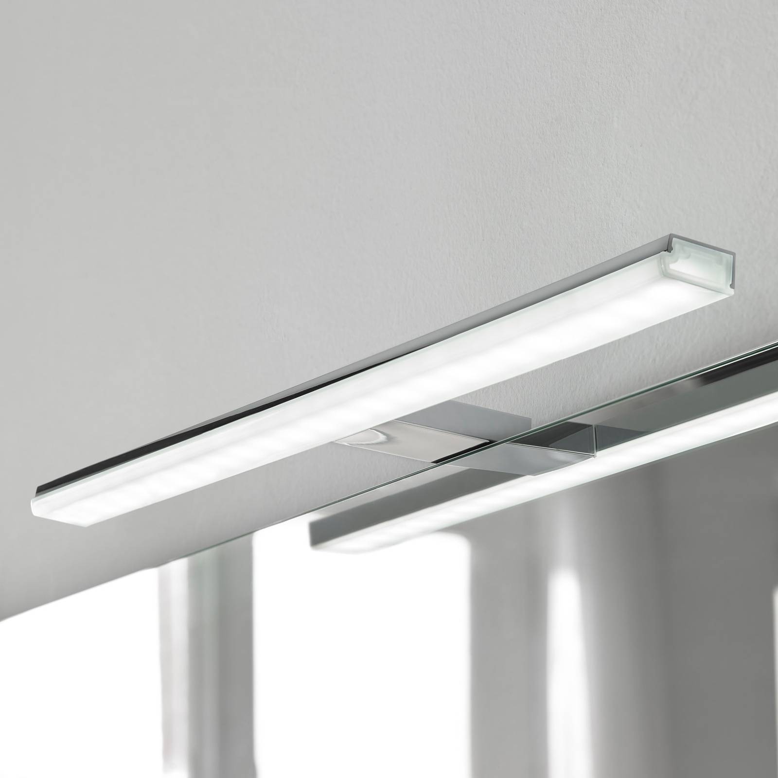 LED-Spiegelleuchte Pandora, chrom, Breite 45,8 cm LED-Spiegelleuchte Pandora, chrom, Breite 45,8 cm von Ebir
