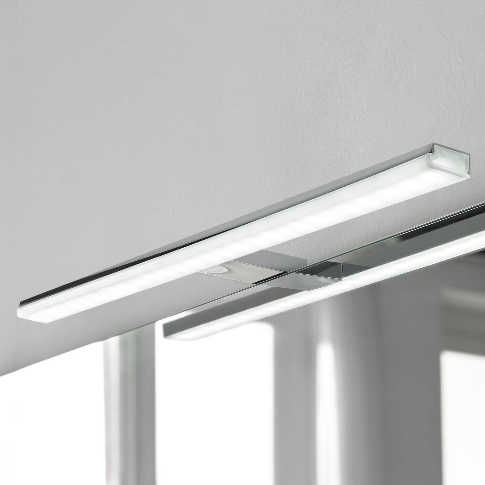 LED-Spiegelleuchte Pandora, chrom, Breite 60,8 cm LED-Spiegelleuchte Pandora, chrom, Breite 60,8 cm von Ebir