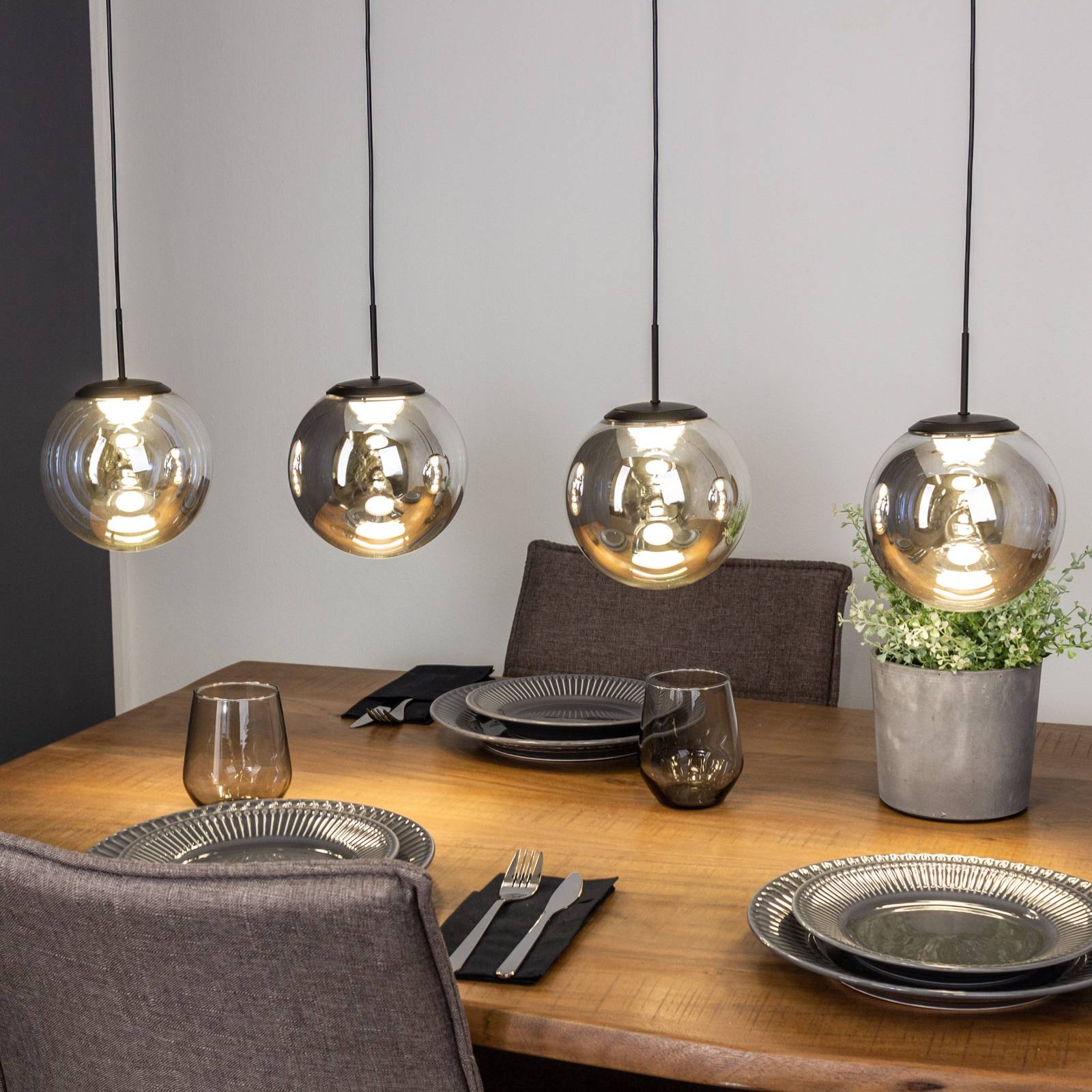 LED-Hängeleuchte Altaïr, silberfarben 4-flammig Glas 3.000 K LED-Hängeleuchte Altaïr, silberfarben 4-flammig Glas 3.000 K von Eco-Light