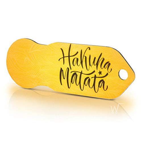 Einkaufswagenlöser ® Hakuna Matata/Entriegler für Einkaufswagen – inkl. 1 Jahr Schlüsselfundservice/Einkaufswagenchip abziehbar/Einkaufschip zum rausziehen/Schlüsselanhänger Metall / 1 Stück von Einkaufswagenlöser
