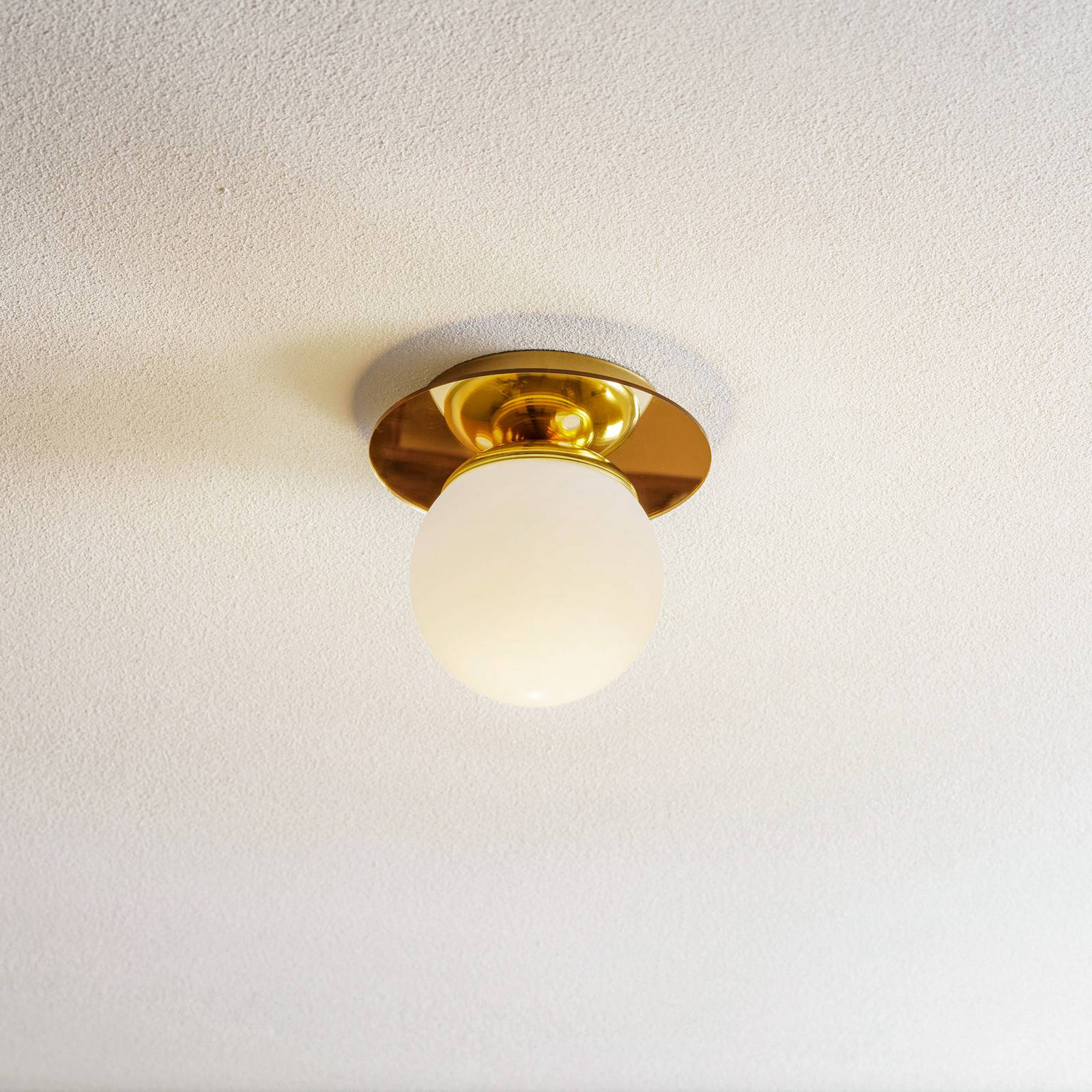 Deckenleuchte Plato, goldfarben, Metall, Opalglas, Ø 19 cm Deckenleuchte Plato, goldfarben, Metall, Opalglas, Ø 19 cm von Eko-Light
