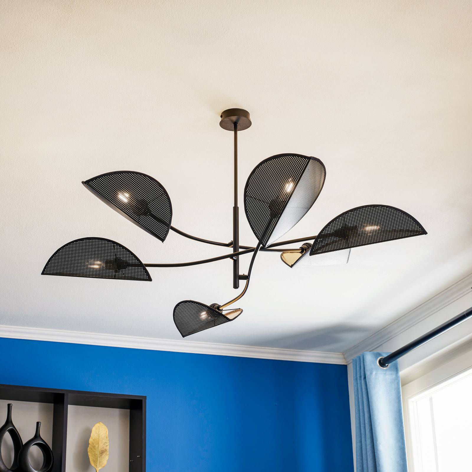 Deckenlampe Lotus, schwarz/gold, 6-flammig Deckenlampe Lotus, schwarz/gold, 6-flammig von Euluna