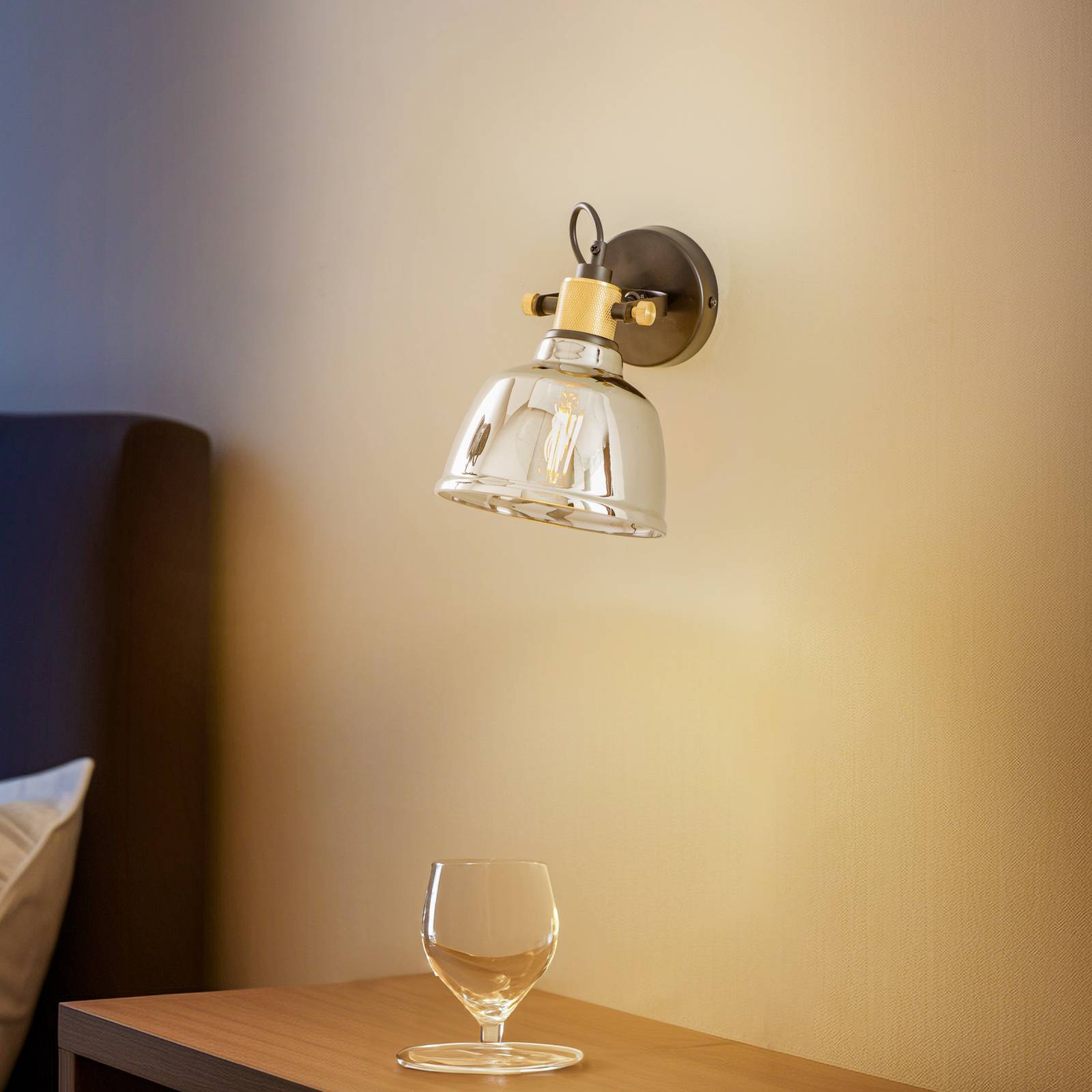Wandleuchte Amalfi mit metallisiertem Glas, silber Wandleuchte Amalfi mit metallisiertem Glas, silber von Nowodvorski Lighting