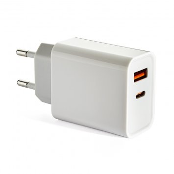 USB-C Kombi-Steckdosenadapter USB-C Kombi-Steckdosenadapter von Eurotops