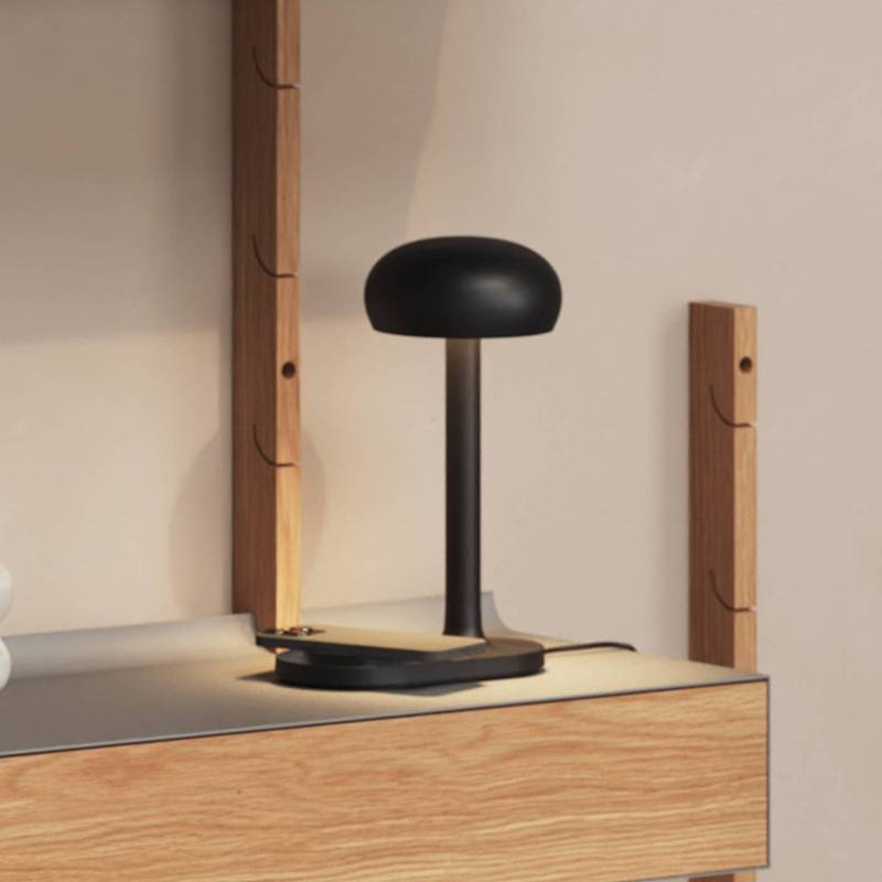 EVA Solo LED-Tischlampe Emendo, schwarz, Ladefläche, Touch von Eva Solo