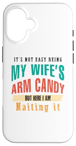 Not Easy Be My Wife's But I'm Nailing It Husband Art auf der Rückseite Hülle für iPhone 16 Not Easy Be My Wife's But I'm Nailing It Husband Art auf der Rückseite Hülle für iPhone 16 von Except I Gotta Ask My Wife One Sec Funny Marriage
