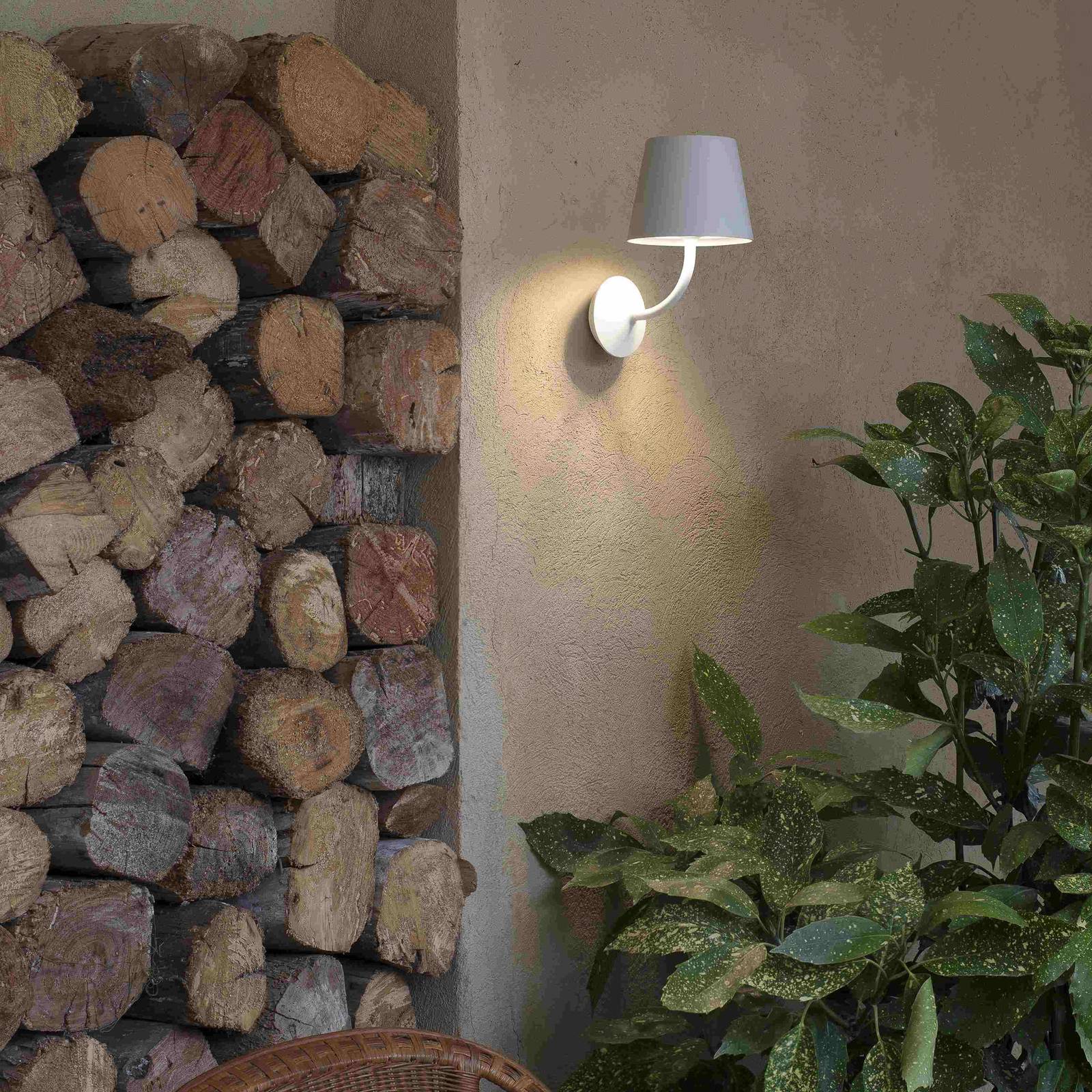 LED-Außenwandleuchte Toc aus Aluminium, weiß LED-Außenwandleuchte Toc aus Aluminium, weiß von FARO BARCELONA
