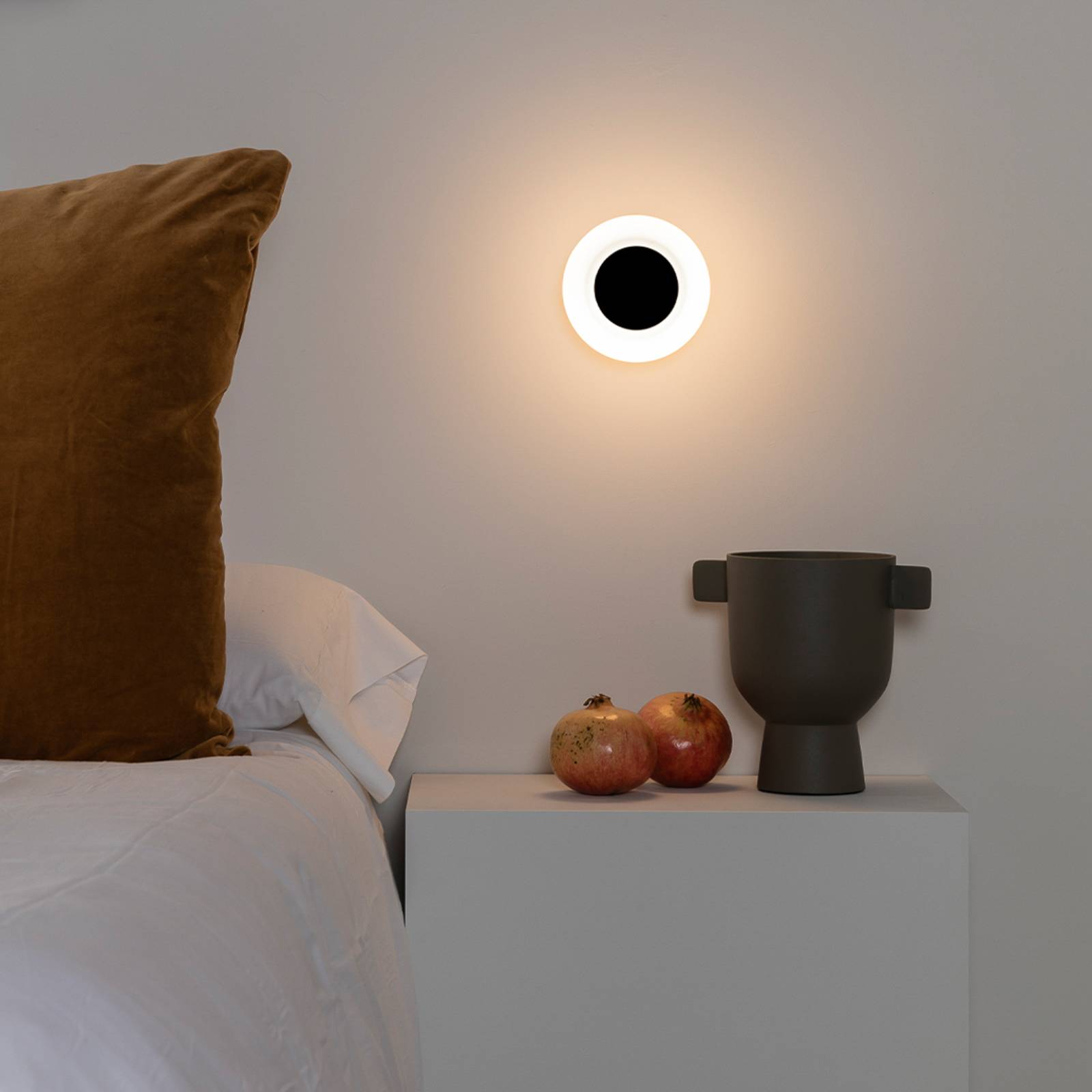 LED-Wandlampe Moy in Schwarz mit Glasschirm LED-Wandlampe Moy in Schwarz mit Glasschirm von FARO BARCELONA