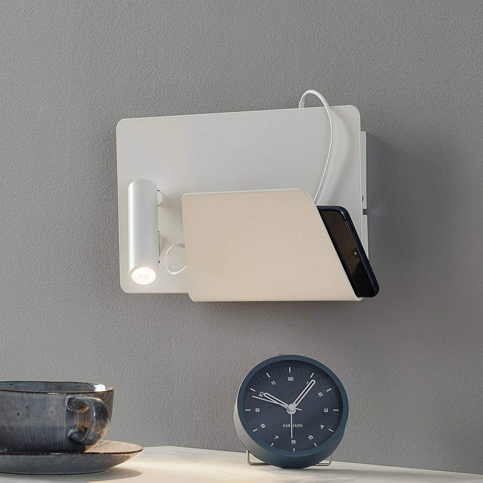 Moderne LED-Wandleuchte Suau mit USB-Ladeanschluss Moderne LED-Wandleuchte Suau mit USB-Ladeanschluss von FARO BARCELONA