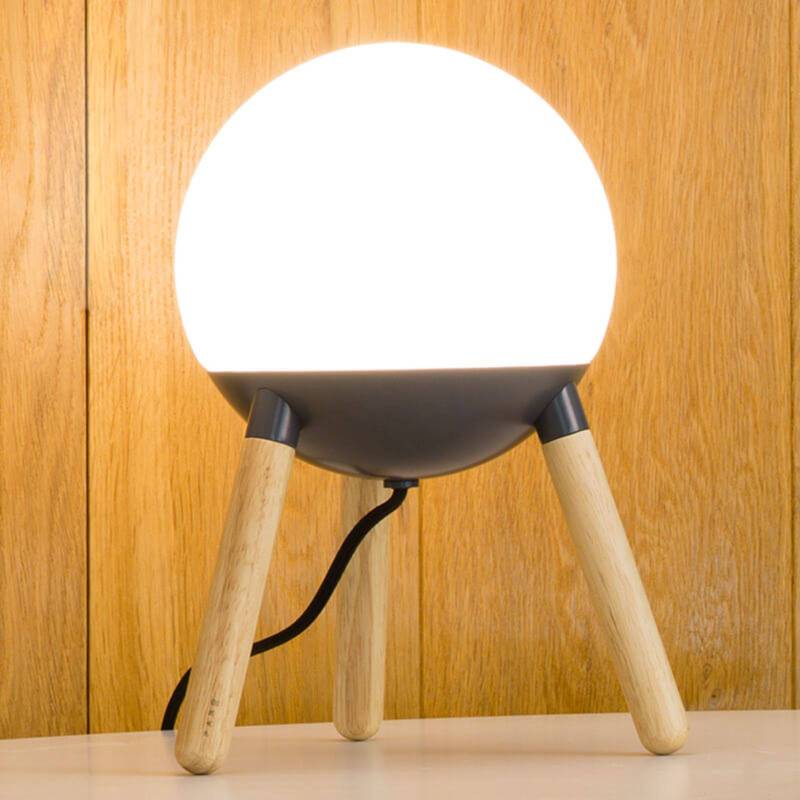 Tischlampe Mine, Dreibein, Holz, Glas, Höhe 30 cm von FARO BARCELONA