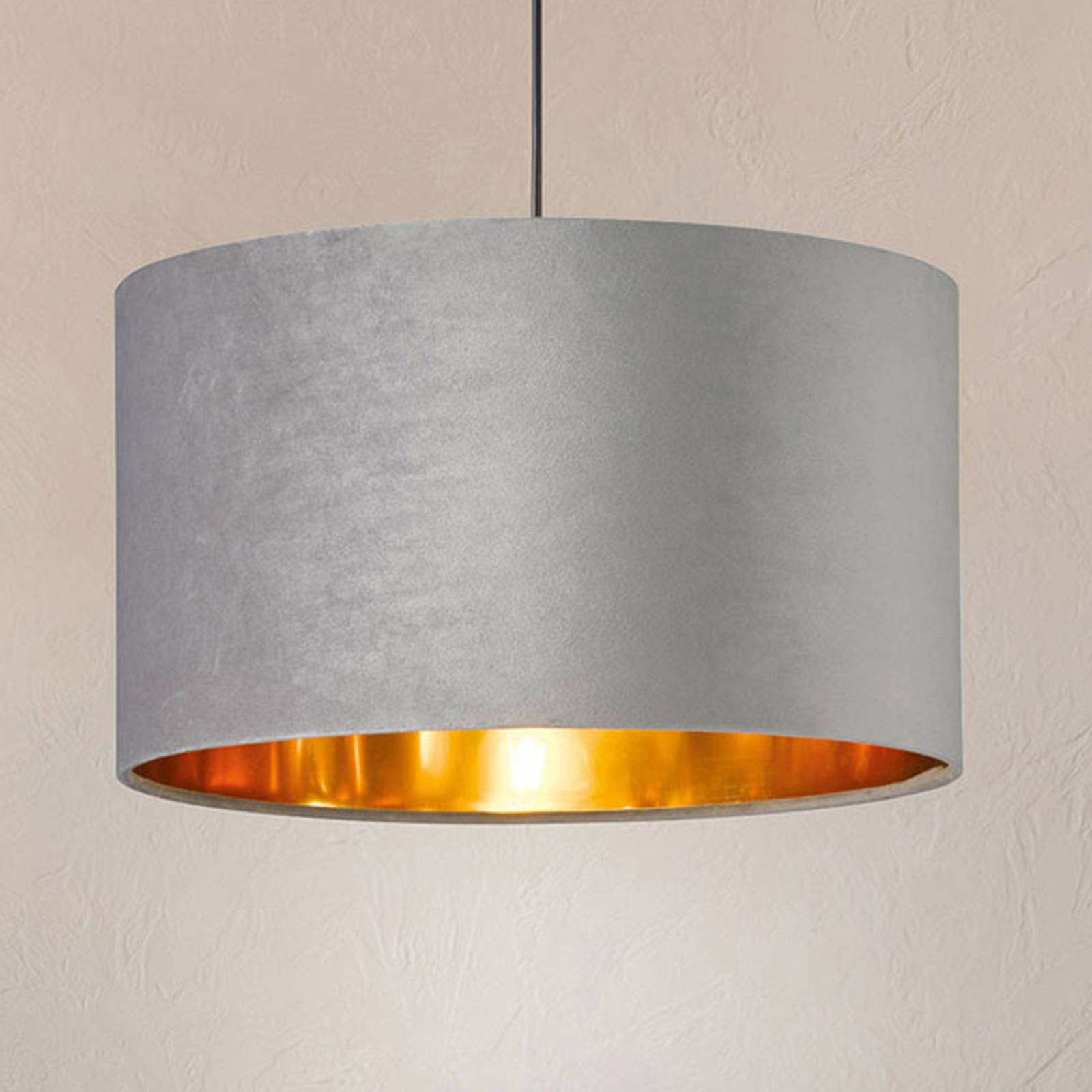 Hängeleuchte Aura mit Samtschirm, Ø 40 cm, grau Hängeleuchte Aura mit Samtschirm, Ø 40 cm, grau von FISCHER & HONSEL