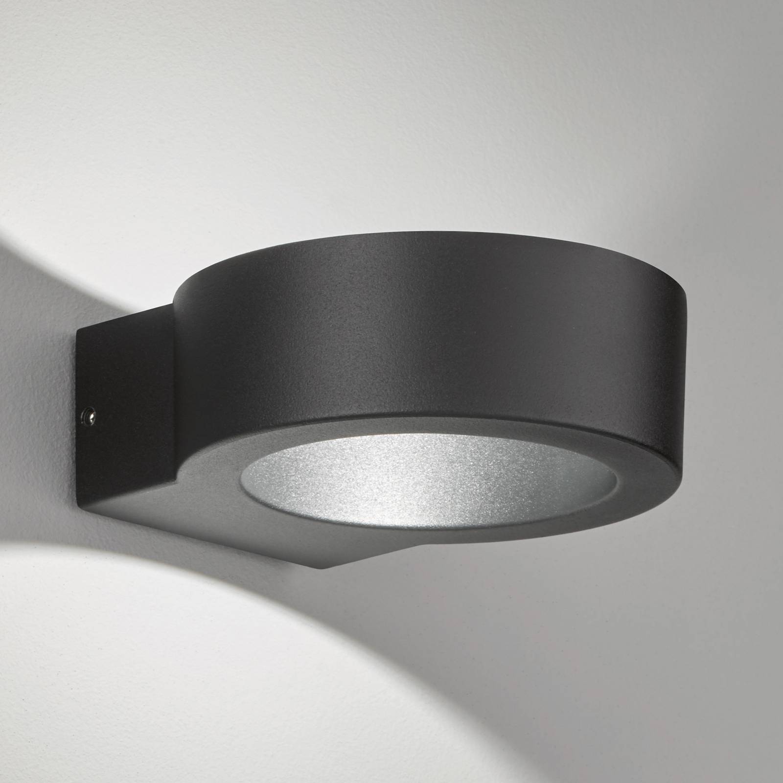 LED-Außenwandleuchte Torres, rund, schwarz LED-Außenwandleuchte Torres, rund, schwarz von FISCHER & HONSEL