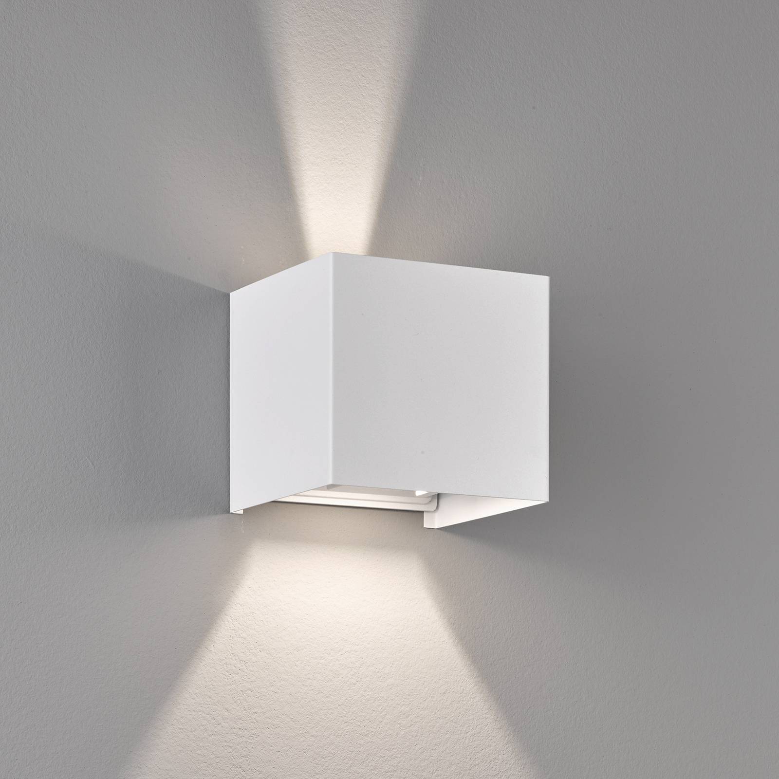 LED-Außenwandleuchte Wall, kubisch, weiß LED-Außenwandleuchte Wall, kubisch, weiß von FISCHER & HONSEL