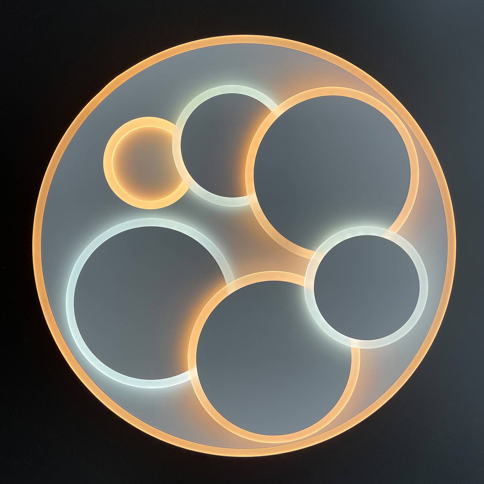 LED-Deckenleuchte Dots, tunable white, dimmbar LED-Deckenleuchte Dots, tunable white, dimmbar von FISCHER & HONSEL