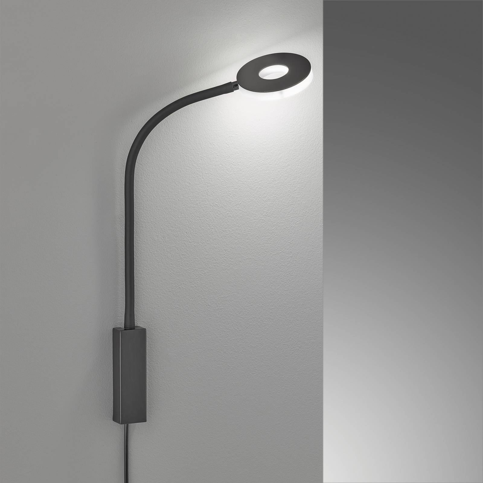 LED-Wandleuchte Cama mit verstellbarem Arm LED-Wandleuchte Cama mit verstellbarem Arm von FISCHER & HONSEL