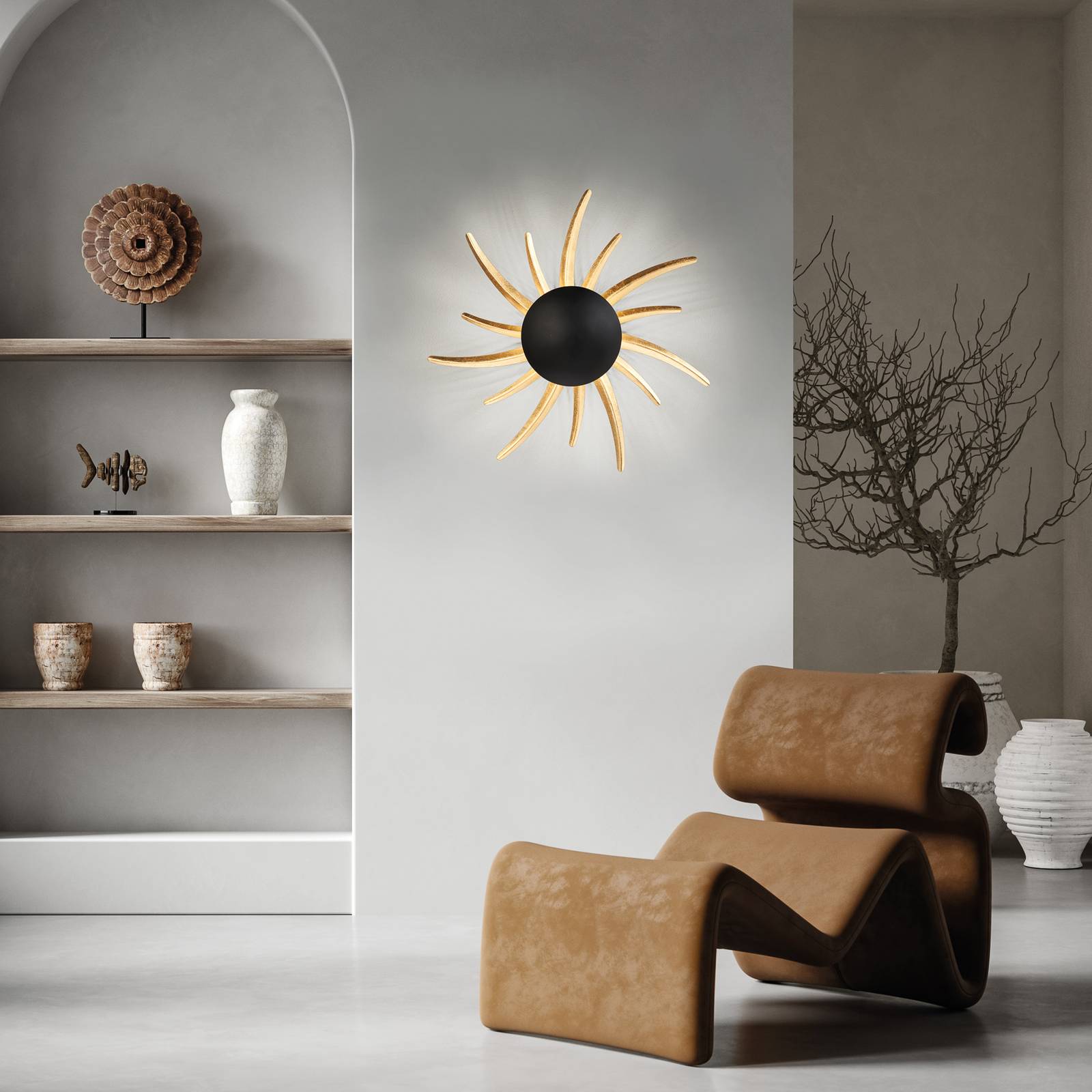 LED-Wandleuchte Sol, schwarz mit goldenen Strahlen LED-Wandleuchte Sol, schwarz mit goldenen Strahlen von FISCHER & HONSEL