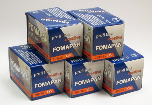 Fomapan 200 ASA Black und White 35 mm Film 36 Aufnahmen, 5 Stück Fomapan 200 ASA Black und White 35 mm Film 36 Aufnahmen, 5 Stück von FOMA