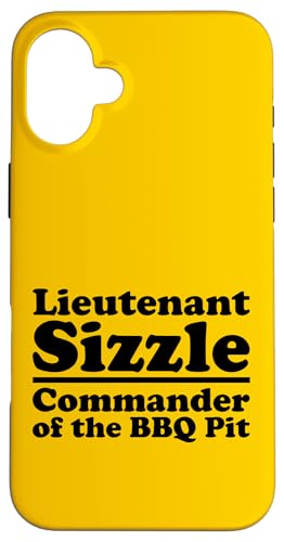 Lieutenant Sizzle, Kommandant des BBQ Pit Grill, Meat Daddy Hülle für iPhone 16 Plus von FRESAN Funny Grilling Master Dad BBQ Father's Day