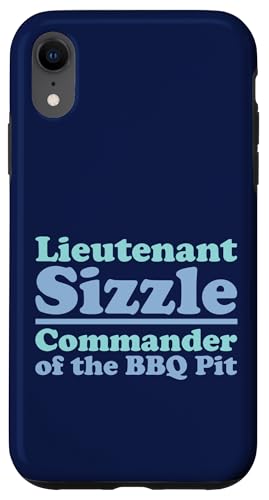 Lieutenant Sizzle, Kommandant des BBQ Pit Grill, Meat Daddy Hülle für iPhone XR von FRESAN Funny Grilling Master Dad BBQ Father's Day