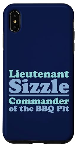 Lieutenant Sizzle, Kommandant des BBQ Pit Grill, Meat Daddy Hülle für iPhone XS Max von FRESAN Funny Grilling Master Dad BBQ Father's Day