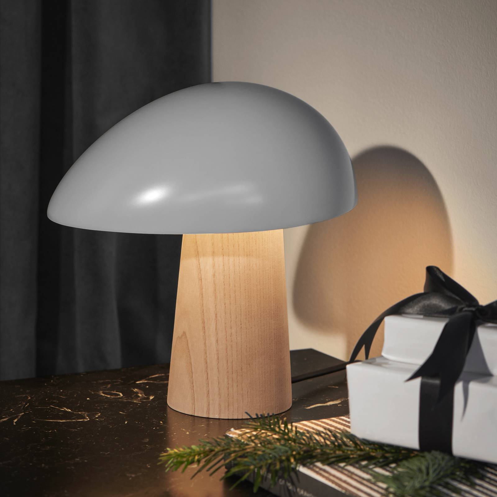 FRITZ HANSEN Night Owl Tischlampe, rauchweiß/esche von FRITZ HANSEN