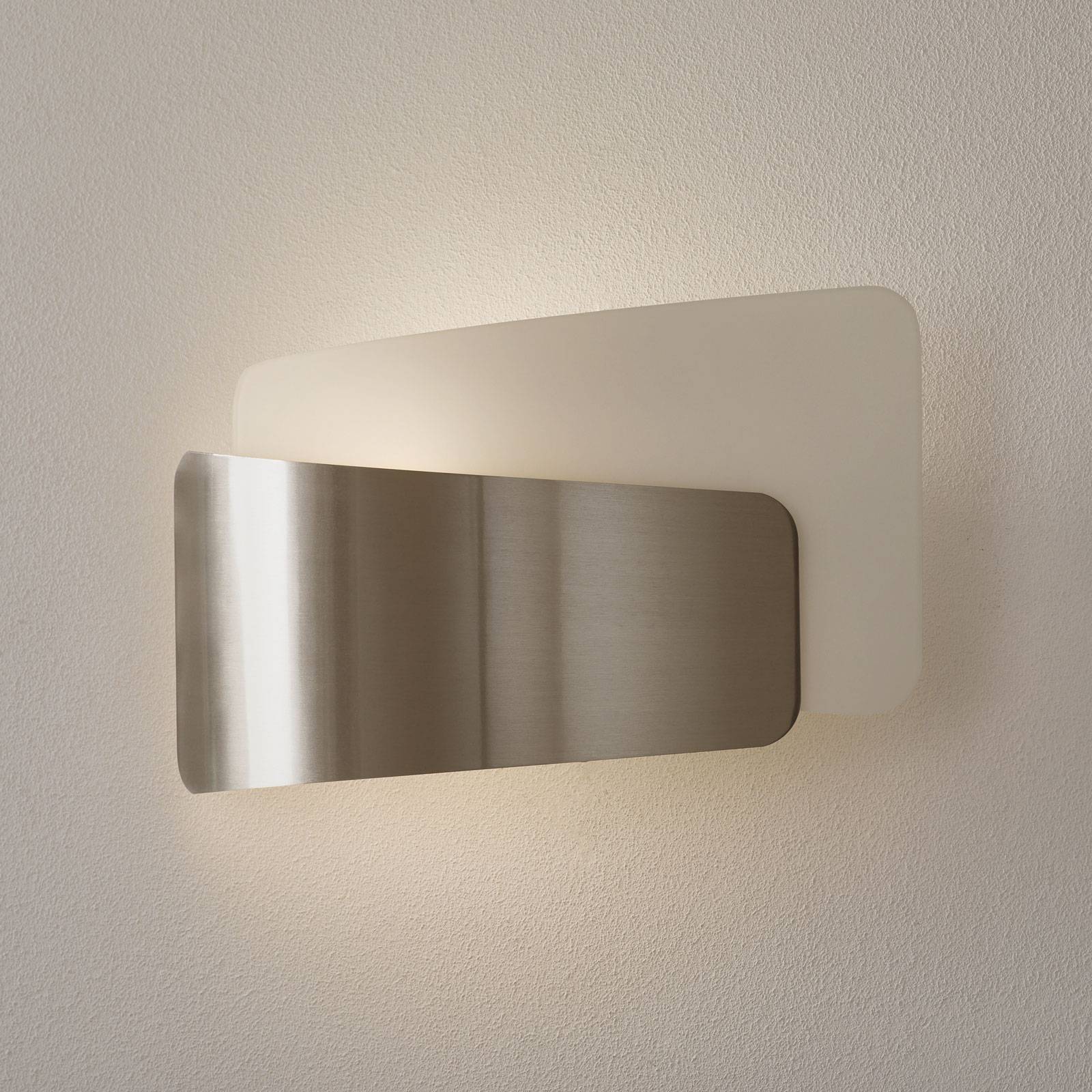 Asymmetrisch gestaltete Wandleuchte Slane Asymmetrisch gestaltete Wandleuchte Slane von Fabas Luce
