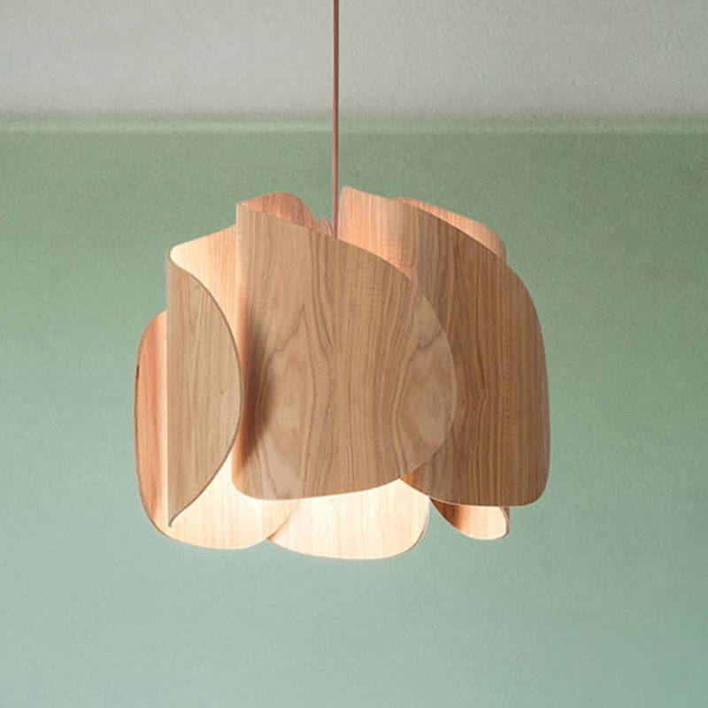 Hängeleuchte Pevero aus Eschenholz, gebogene Form von Fabas Luce