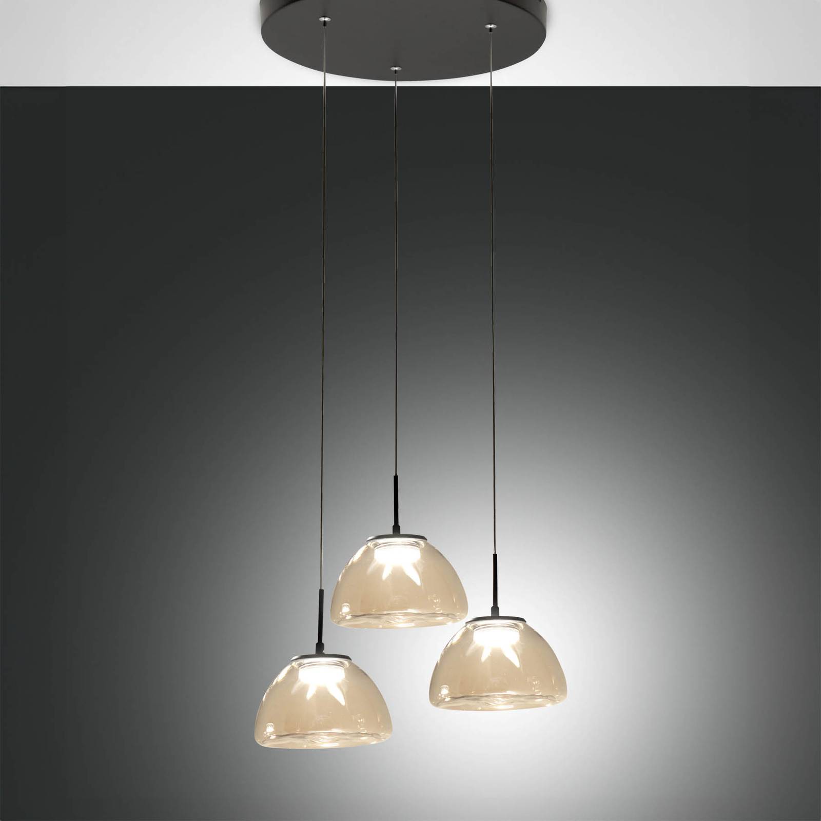 LED-Hängeleuchte Lucille, 3-flammig, cognacfarben, CCT LED-Hängeleuchte Lucille, 3-flammig, cognacfarben, CCT von Fabas Luce