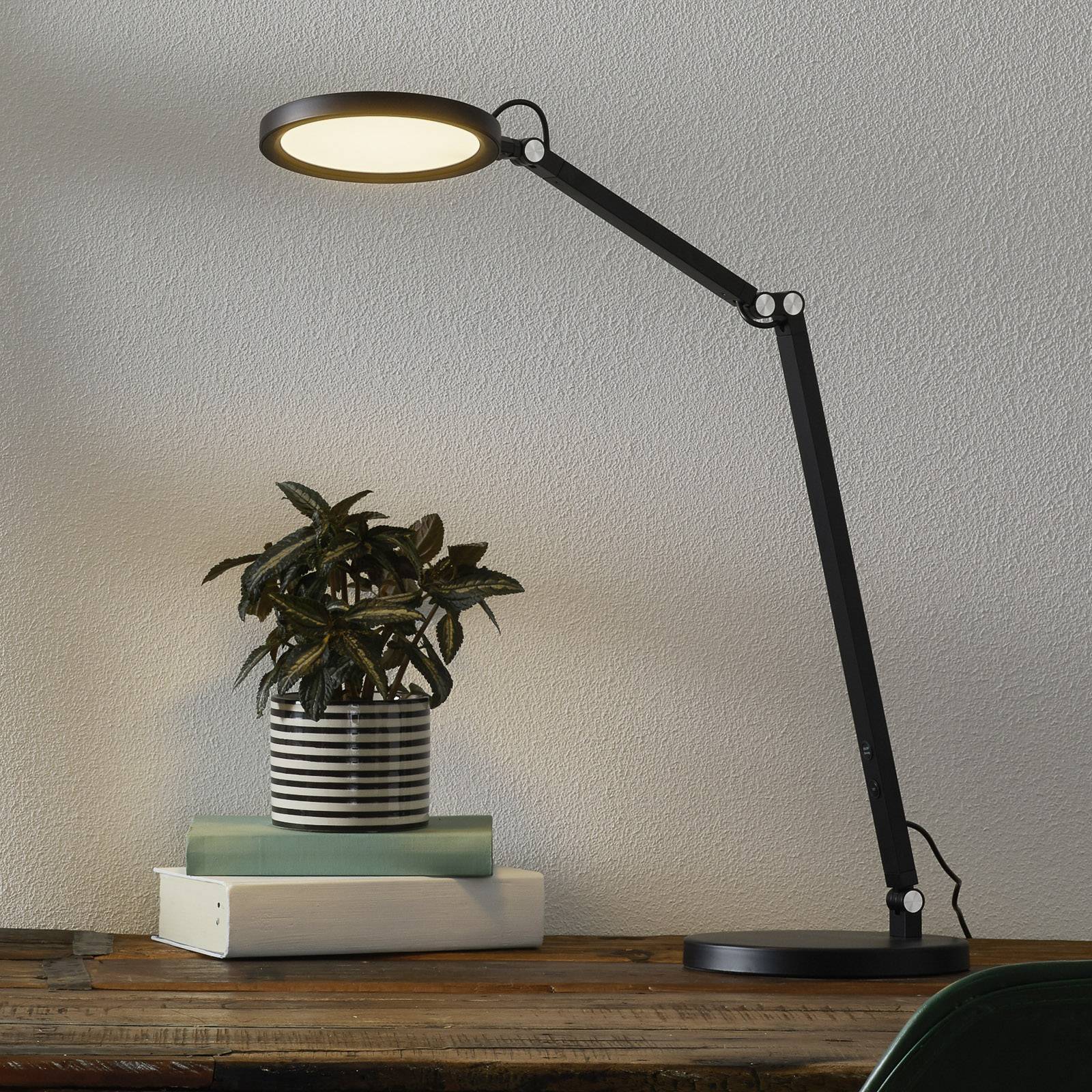 LED-Schreibtischleuchte Regina mit Dimmer, schwarz von Fabas Luce
