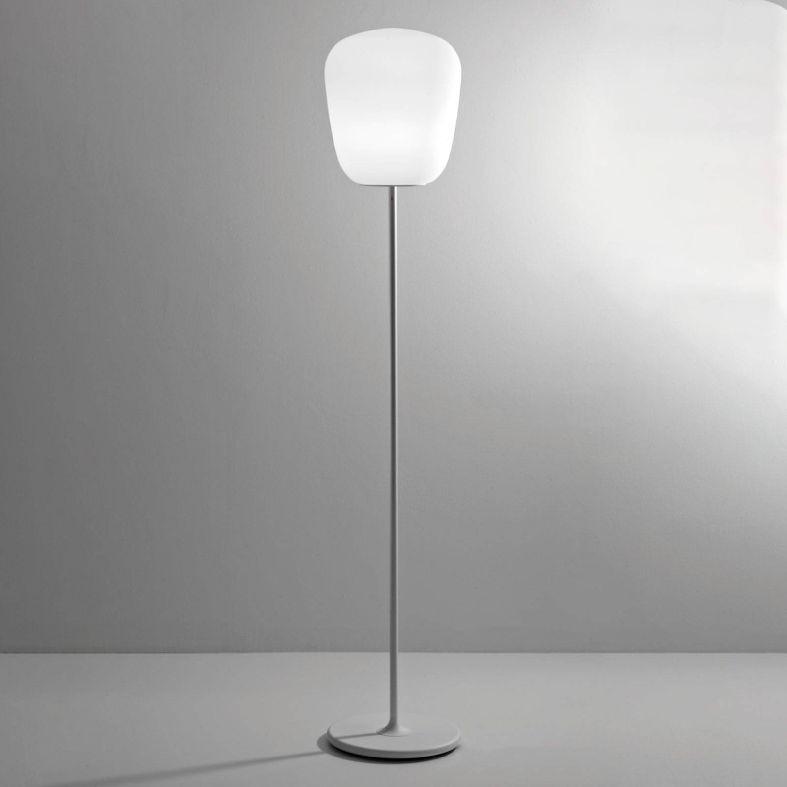 Fabbian Lumi Baka Glas-Stehleuchte, Ø 33 cm Fabbian Lumi Baka Glas-Stehleuchte, Ø 33 cm von Fabbian