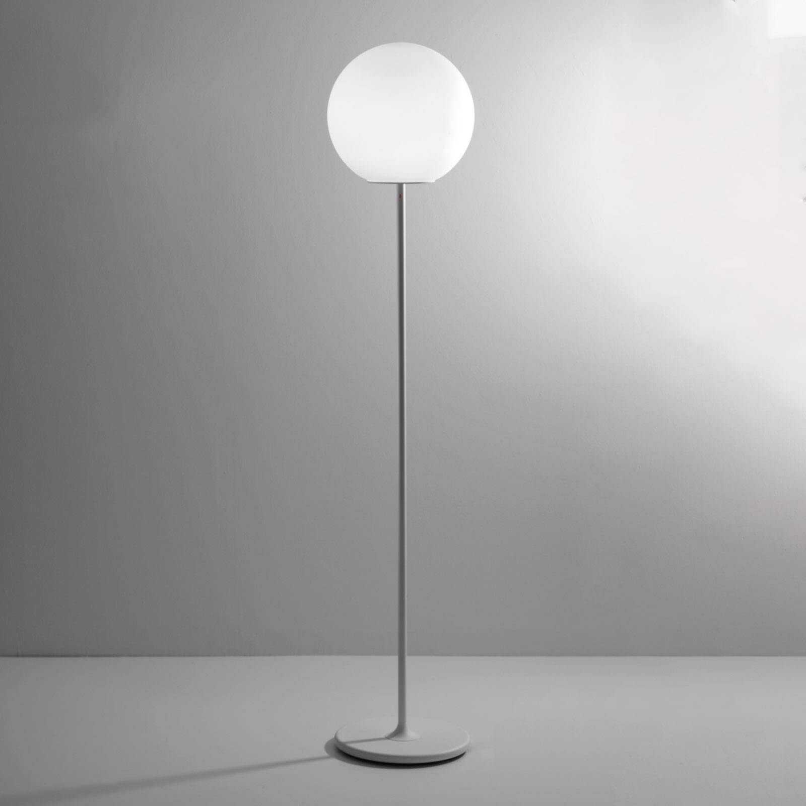 Fabbian Lumi Sfera Glas-Stehleuchte, Ø 35 cm Fabbian Lumi Sfera Glas-Stehleuchte, Ø 35 cm von Fabbian