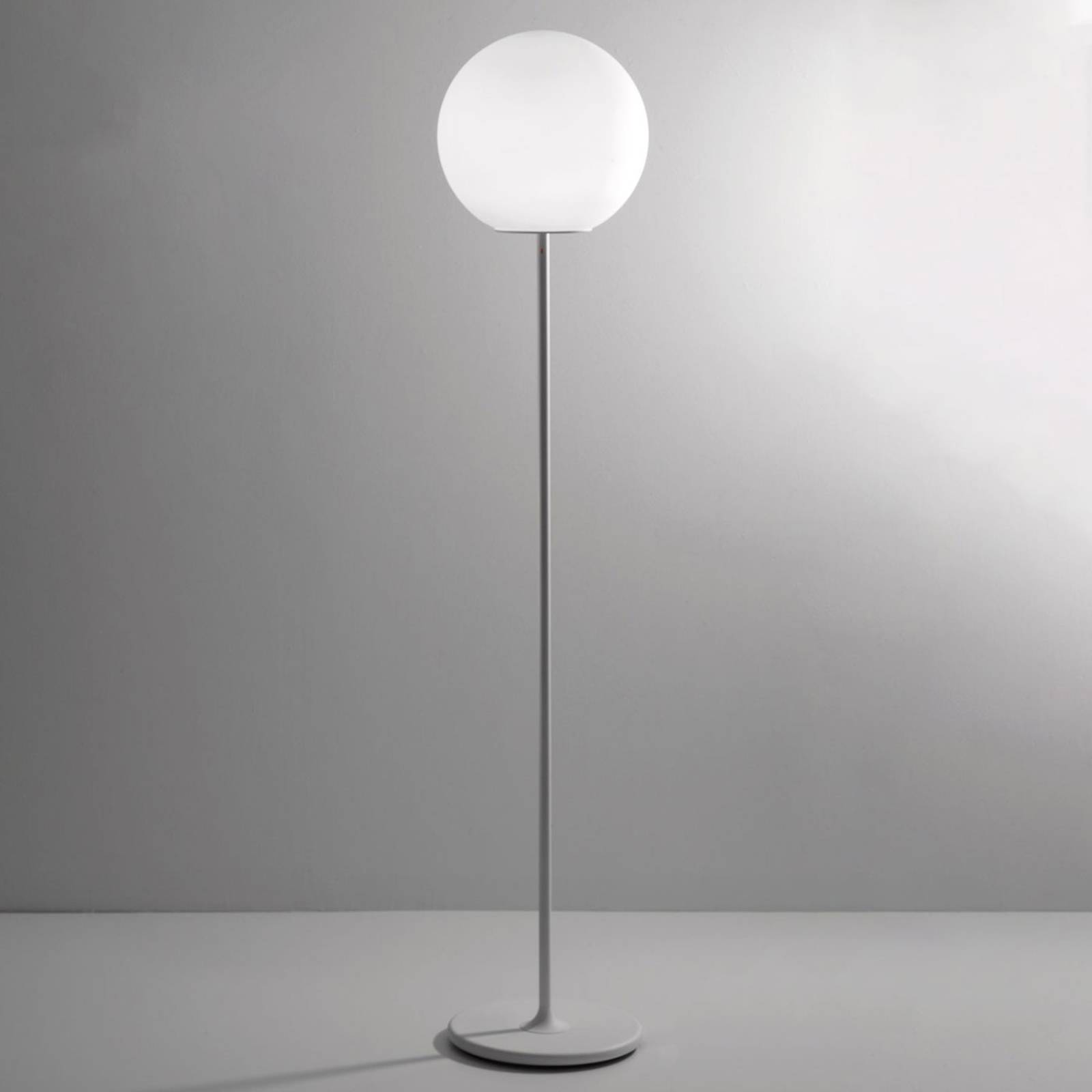 Fabbian Lumi Sfera Glas-Stehleuchte, Ø 40 cm Fabbian Lumi Sfera Glas-Stehleuchte, Ø 40 cm von Fabbian